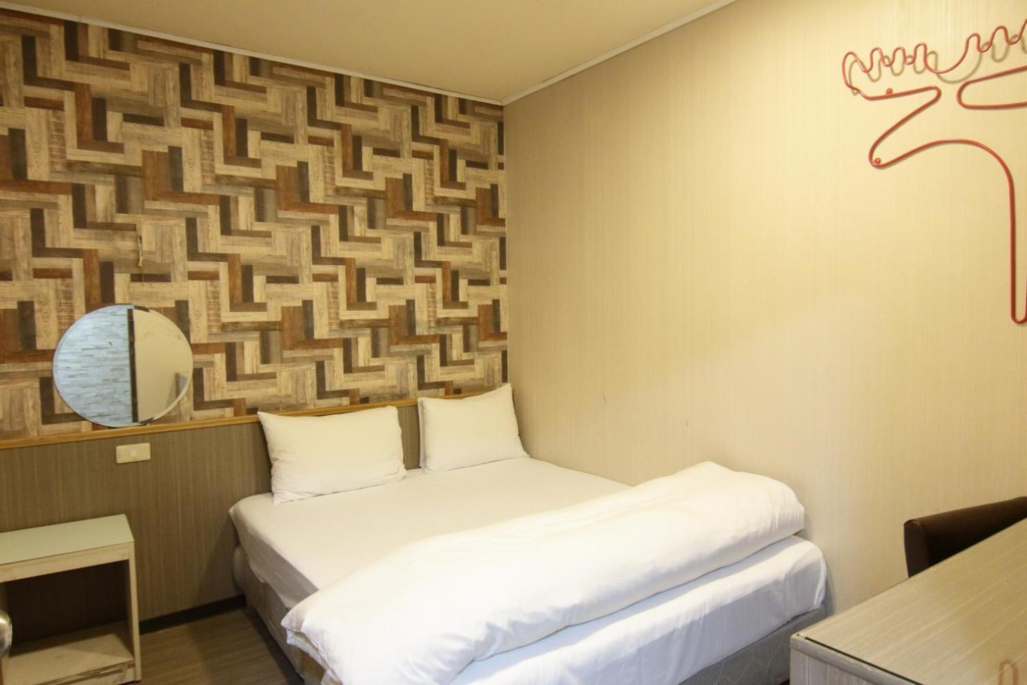 Baoshan Hotel تشونغلي المظهر الخارجي الصورة