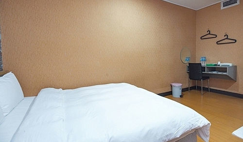 Baoshan Hotel تشونغلي المظهر الخارجي الصورة