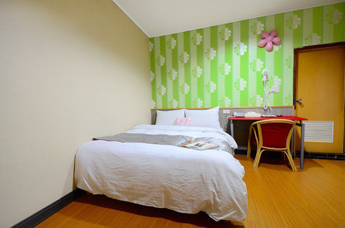 Baoshan Hotel تشونغلي المظهر الخارجي الصورة